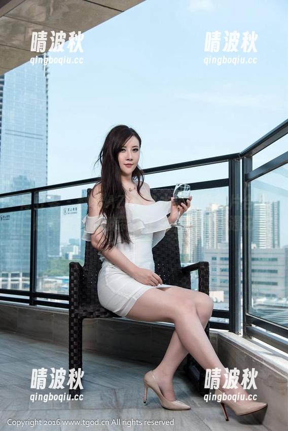 青豆客 - 翻看AZHUA水手服的图片合集，感觉自己也被带入了某种海洋奇遇记。