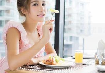 青豆客 – 水手服最新来袭，美昕Yumi的照片让我重温了校园时代的那股青涩