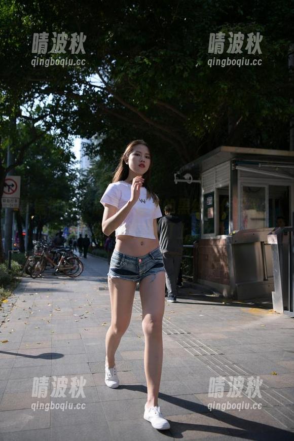 魔镜街拍 - 最新：婷婷的黑丝工作日常，今天又被同事盯上了？